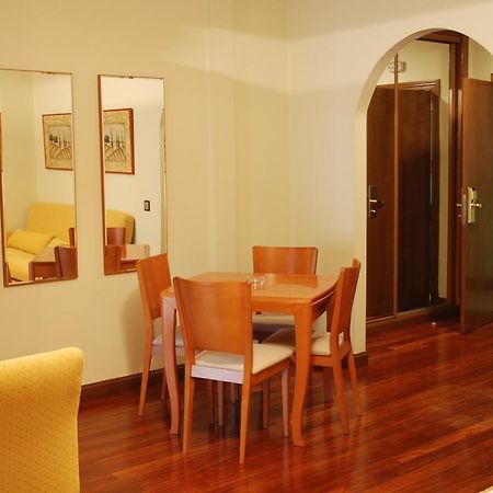 Hostal Los 5 Pinos Madryt Zewnętrze zdjęcie