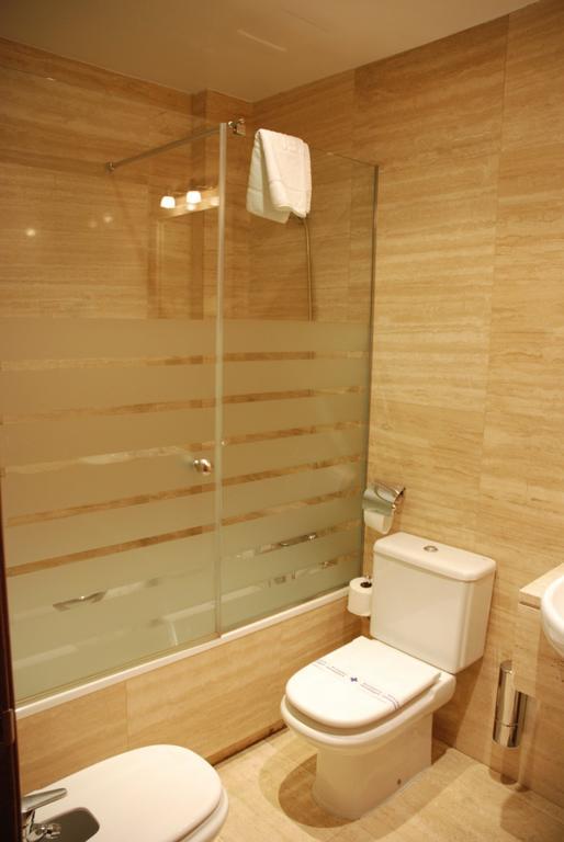 Hostal Los 5 Pinos Madryt Zewnętrze zdjęcie